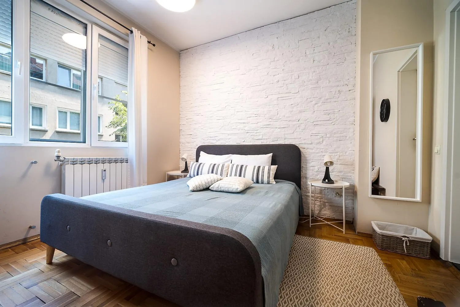 Cozy 1 Bdrm, Top Center, Solunska Near Vitoshka Street Sofia 0*,