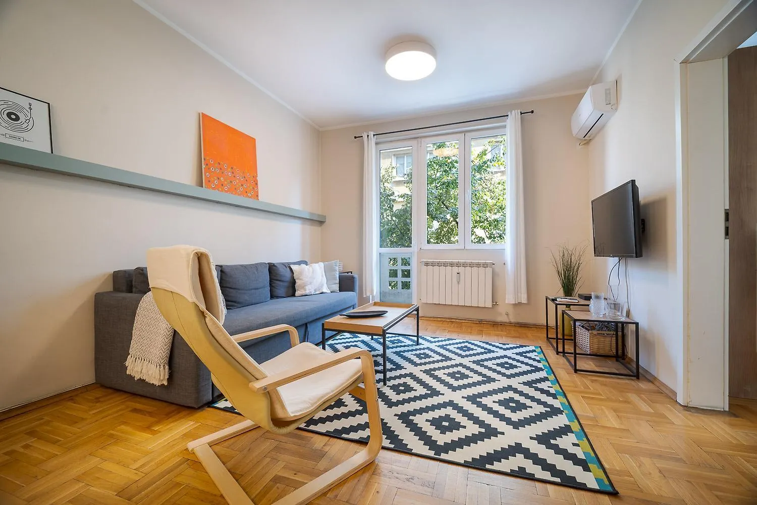 Apartment Cozy 1 Bdrm, Top Center, Solunska Near Vitoshka Street Sofia Bulgaria